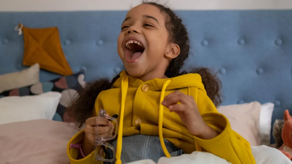 KIds Can't Control Herself from Laughing on Dad Jokes on Monday